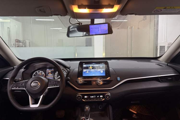 Used Nissan Teana 2020 2.0L XL Comfort Edition Interior 3