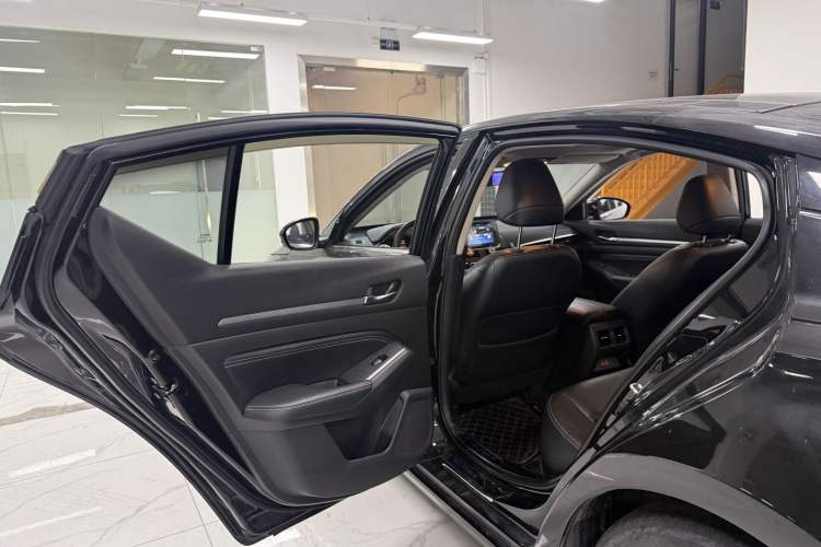 Used Nissan Teana 2020 2.0L XL Comfort Edition Interior 8