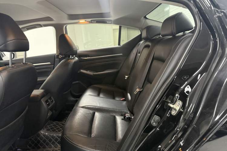 Used Nissan Teana 2020 2.0L XL Comfort Edition Interior 9