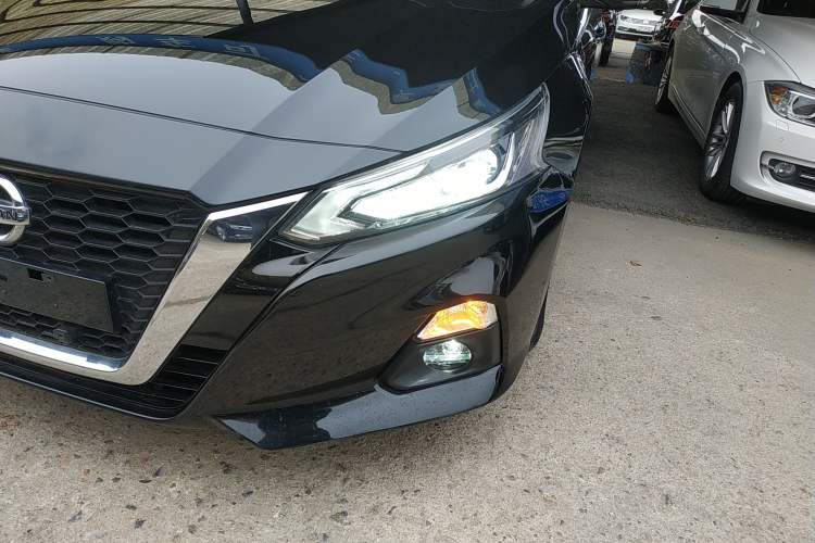 Used Nissan Teana 2020 2.0L XL Comfort Edition Left Front Headlight