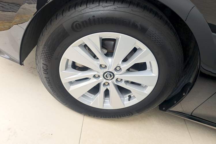 Used Nissan Teana 2020 2.0L XL Comfort Edition Left Front Wheel Hub