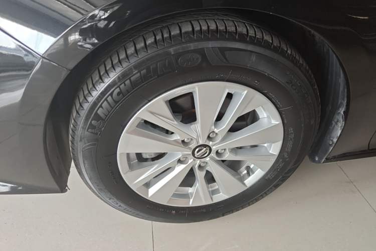 Used Nissan Teana 2020 2.0L XL Comfort Edition Left Front Wheel Hub