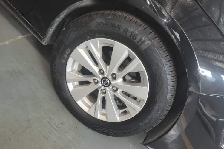 Used Nissan Teana 2020 2.0L XL Comfort Edition Left Front Wheel Hub