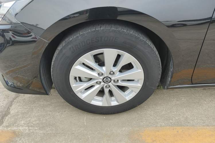 Used Nissan Teana 2020 2.0L XL Comfort Edition Left Front Wheel Hub