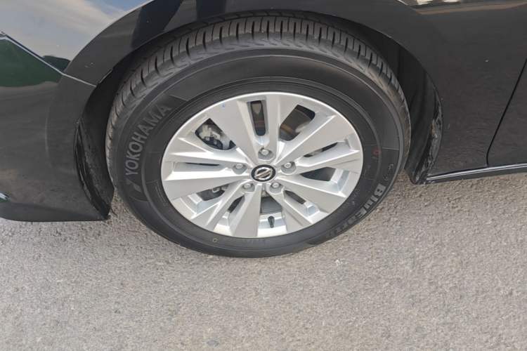 Used Nissan Teana 2020 2.0L XL Comfort Edition Left Front Wheel Hub