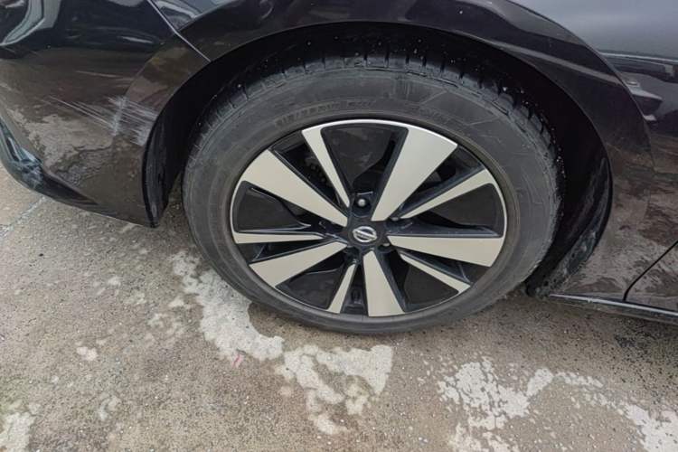 Used Nissan Teana 2020 Revised Version 2.0L XL Upper Smart Drive Edition Left Front Wheel Hub