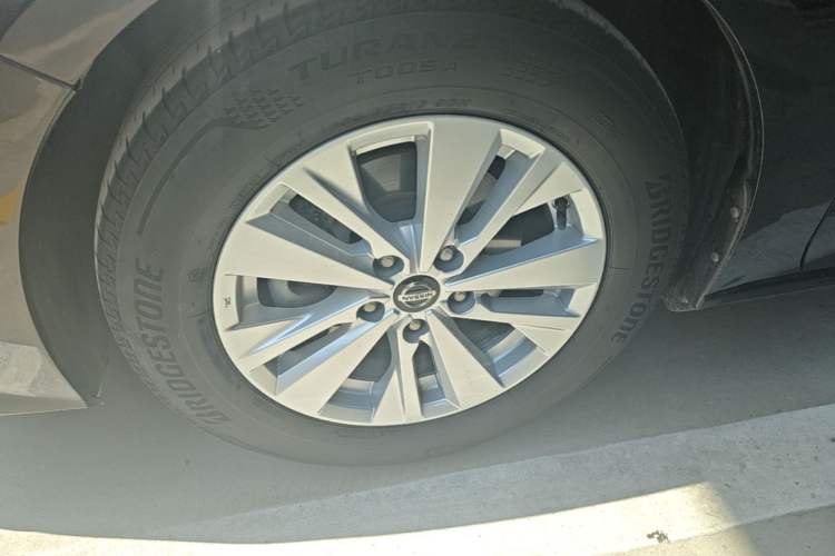 Used Nissan Teana 2020 2.0L XL Comfort Edition Left Front Wheel Hub