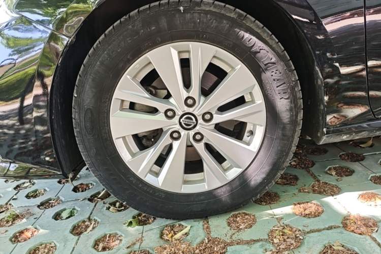 Used Nissan Teana 2020 2.0L XL Comfort Edition Left Front Wheel Hub