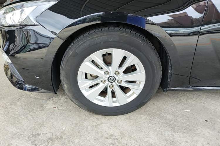 Used Nissan Teana 2020 2.0L XL Comfort Edition Left Front Wheel Hub
