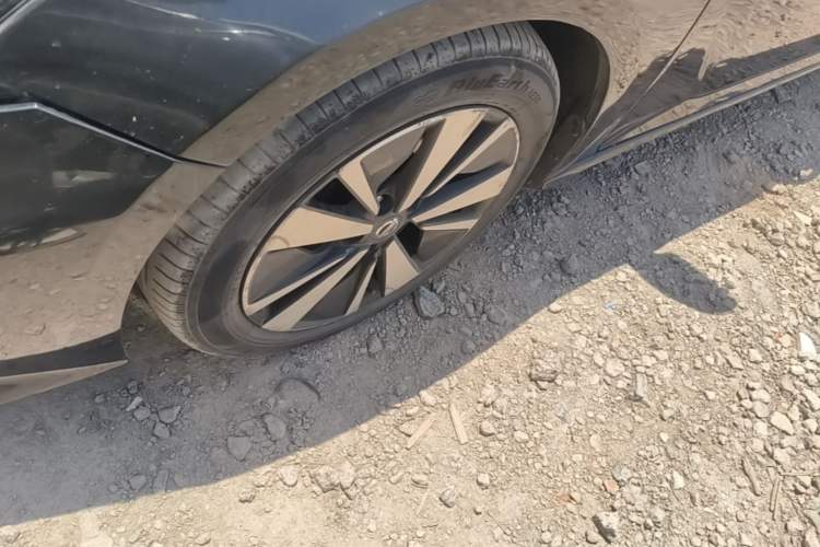 Used Nissan Teana 2020 Revised Version 2.0L XL Upper Smart Drive Edition Left Front Wheel Hub