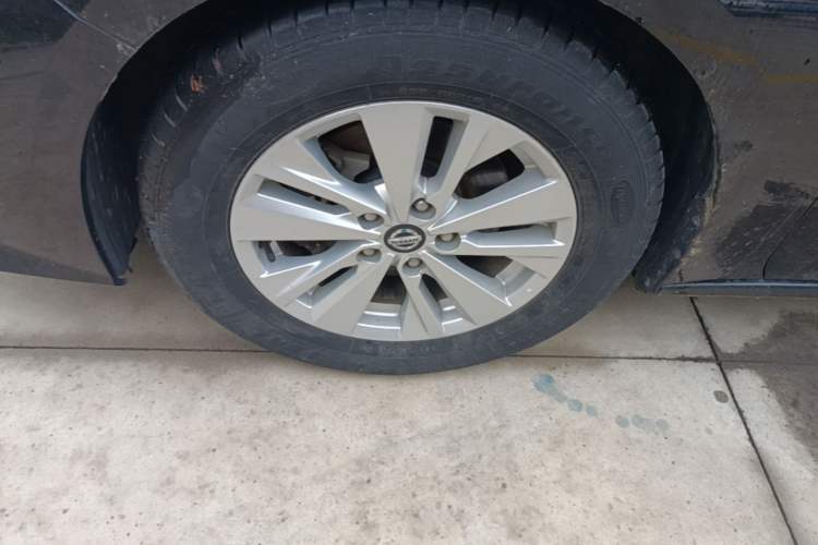Used Nissan Teana 2020 2.0L XL Comfort Edition Left Front Wheel Hub