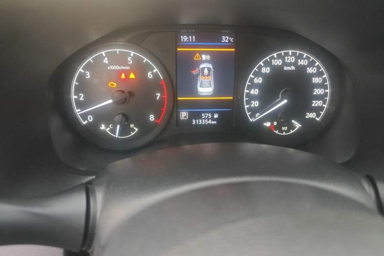 Used Nissan Teana 2020 2.0L XL Comfort Edition Odometer Close Up
