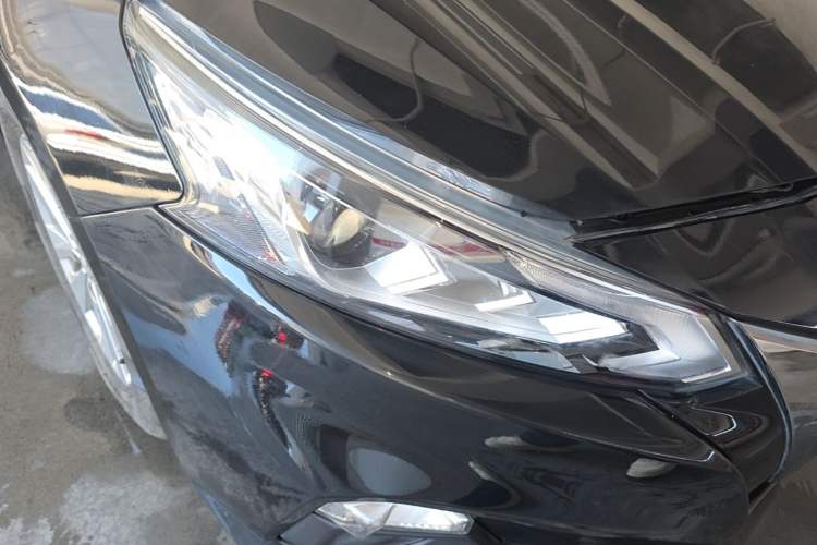 Used Nissan Teana 2020 2.0L XL Comfort Edition Right Front Headlight