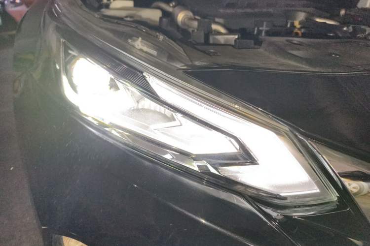 Used Nissan Teana 2020 2.0L XL Comfort Edition Right Front Headlight