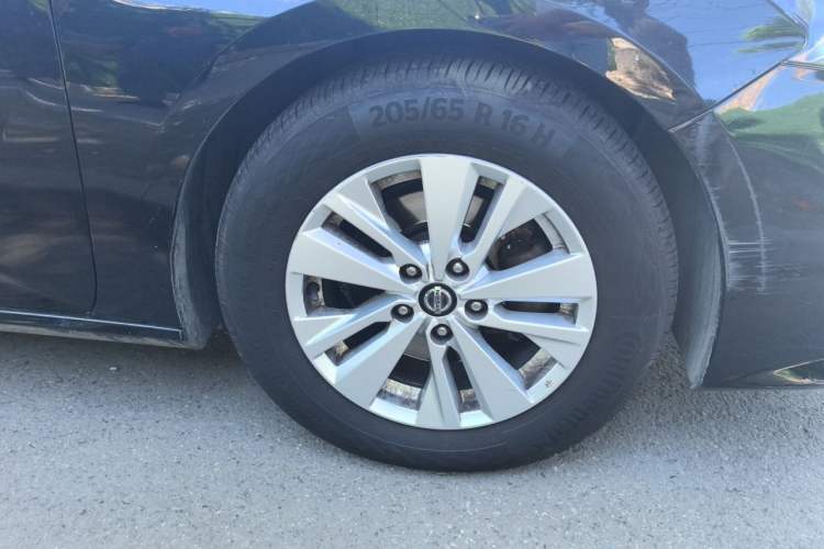 Used Nissan Teana 2020 Revised Version 2.0L XL Comfort Edition Right Front Wheel Hub