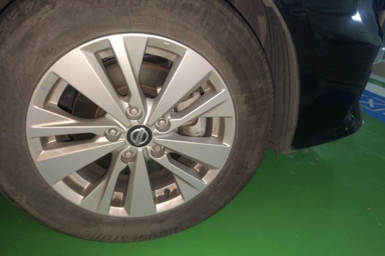 Used Nissan Teana 2020 2.0L XL Comfort Edition Right Front Wheel Hub