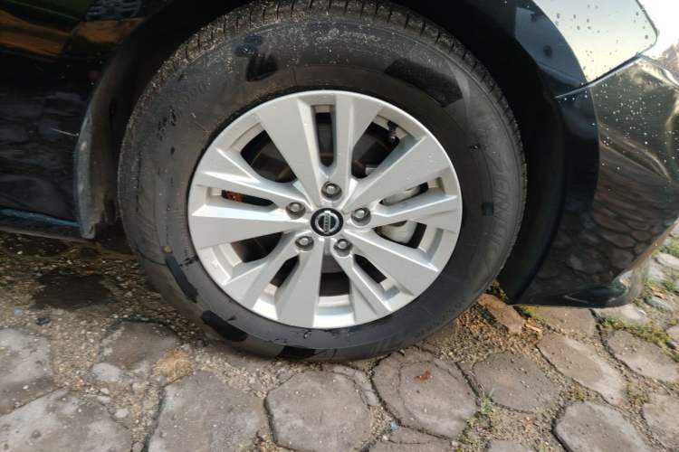 Used Nissan Teana 2020 Revised Version 2.0L XL Comfort Edition Right Front Wheel Hub