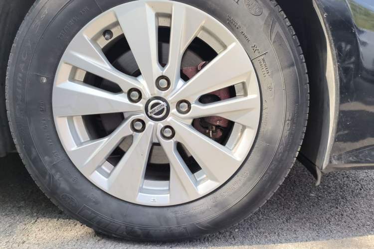 Used Nissan Teana 2020 2.0L XL Comfort Edition Right Front Wheel Hub
