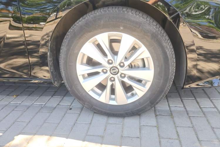 Used Nissan Teana 2020 Revised Version 2.0L XL Comfort Edition Right Front Wheel Hub