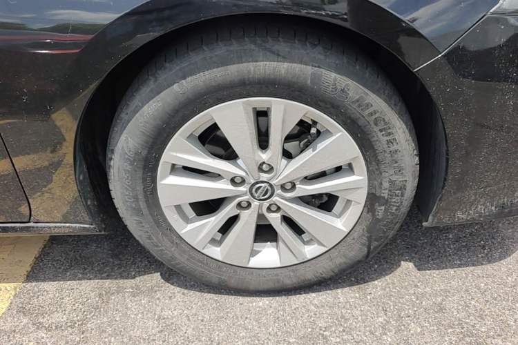Used Nissan Teana 2020 2.0L XL Comfort Edition Right Front Wheel Hub