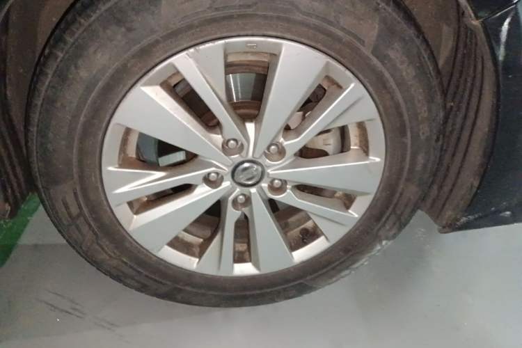 Used Nissan Teana 2020 2.0L XL Comfort Edition Right Front Wheel Hub