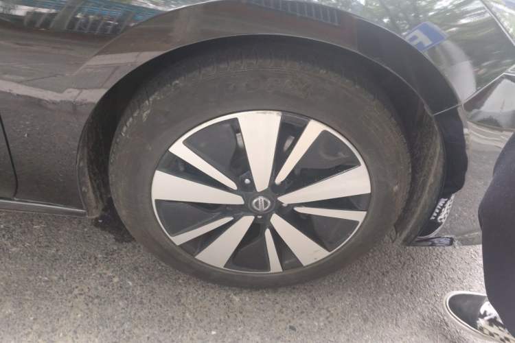 Used Nissan Teana 2020 Revised Version 2.0L XE Fashion Edition Right Front Wheel Hub