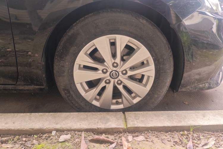 Used Nissan Teana 2020 2.0L XL Comfort Edition Right Front Wheel Hub