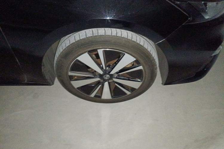 Used Nissan Teana 2020 Revised Version 2.0L XL Upper Smart Drive Edition Right Front Wheel Hub