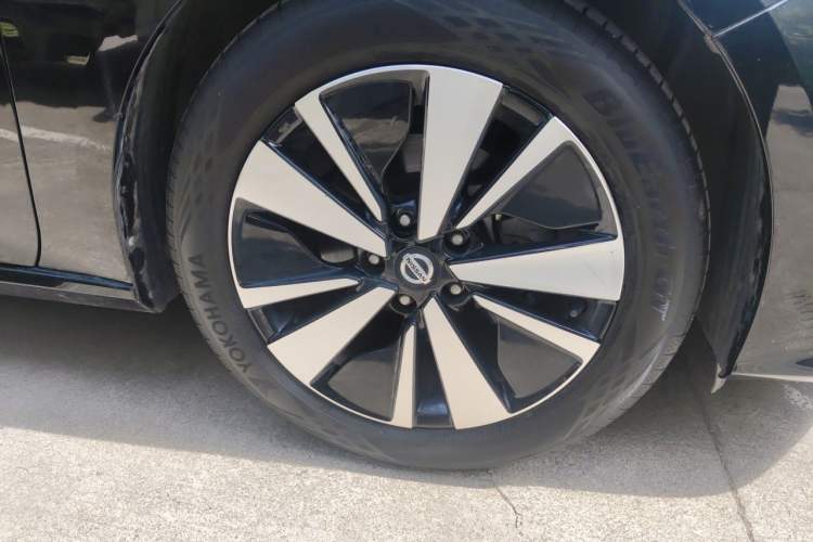 Used Nissan Teana 2020 Revised Version 2.0L XL Upper Smart Drive Edition Right Front Wheel Hub