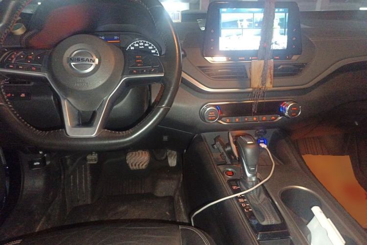 Used Nissan Teana 2020 2.0L XL Comfort Edition Center Console
