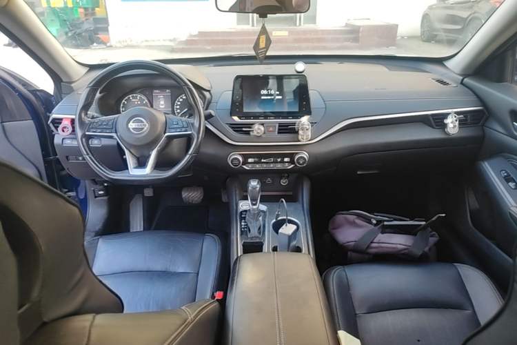 Used Nissan Teana 2020 2.0L XL Comfort Edition Center Console
