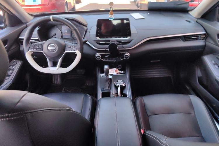 Used Nissan Teana 2020 2.0L XL Comfort Edition Center Console