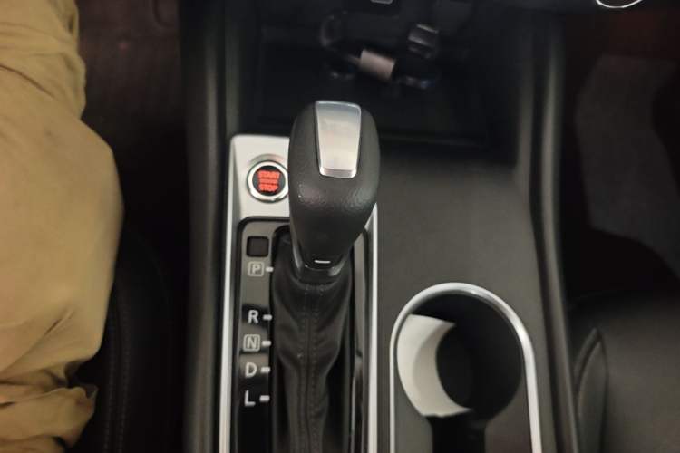 Used Nissan Teana 2020 Revised Version 2.0L XL Comfort Edition Gear Lever
