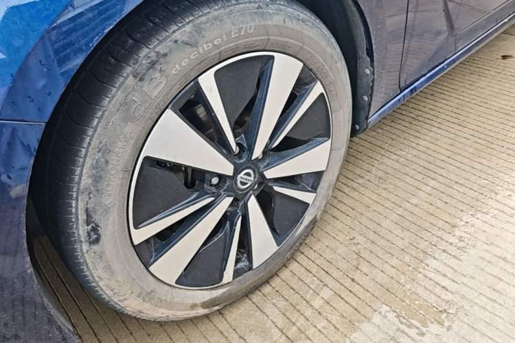 Used Nissan Teana 2020 2.0T XL Upper AD1 Smart Navigation Edition Left Front Wheel Hub