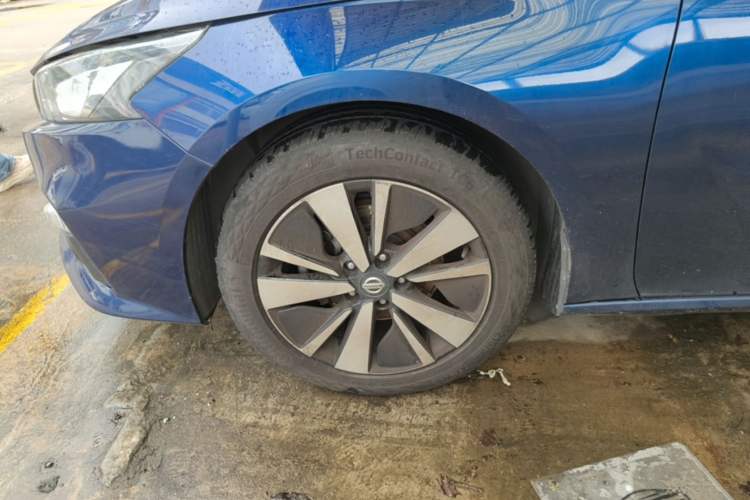 Used Nissan Teana 2020 Revised Version 2.0T XL Upper AD1 Smart Navigation Edition Left Front Wheel Hub