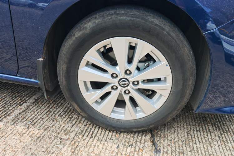 Used Nissan Teana 2020 2.0L XL Comfort Edition Right Front Wheel Hub