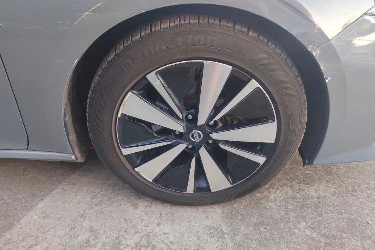 Used Nissan Teana 2020 2.0T XL Upper AD1 Smart Navigation Edition Right Front Wheel Hub