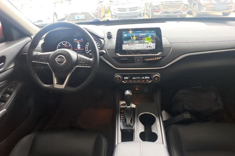 Used Nissan Teana 2020 2.0L XL Comfort Edition Center Console