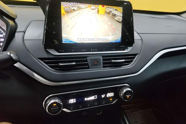 Used Nissan Teana 2020 2.0L XL Comfort Edition Audio And AC Panel