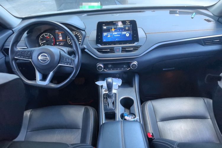Used Nissan Teana 2020 Revised Version 2.0L XL Comfort Edition Center Console