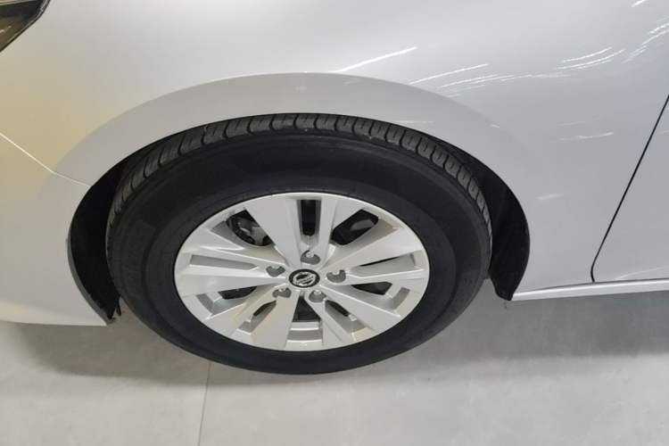 Used Nissan Teana 2020 2.0L XL Comfort Edition Left Front Wheel Hub