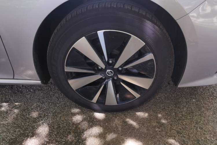 Used Nissan Teana 2020 2.0T XL Upper AD1 Smart Navigation Edition Right Front Wheel Hub