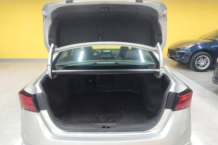 Used Nissan Teana 2020 2.0L XL Comfort Edition Trunk