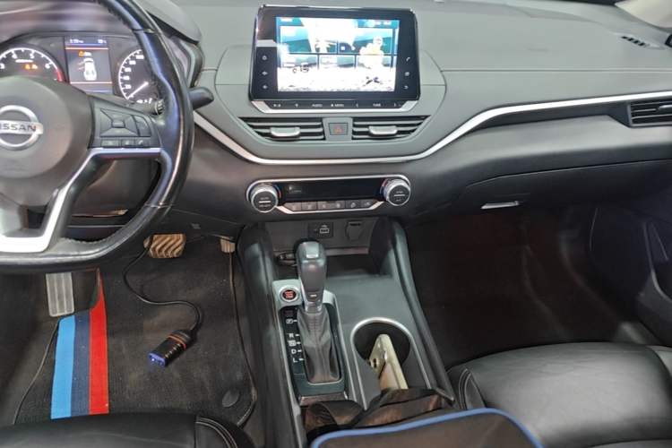Used Nissan Teana 2020 2.0L XL Comfort Edition Audio And AC Panel