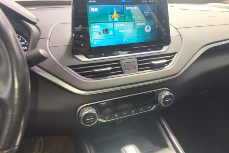 Used Nissan Teana 2020 Revised Version 2.0L XL Comfort Edition Audio And AC Panel