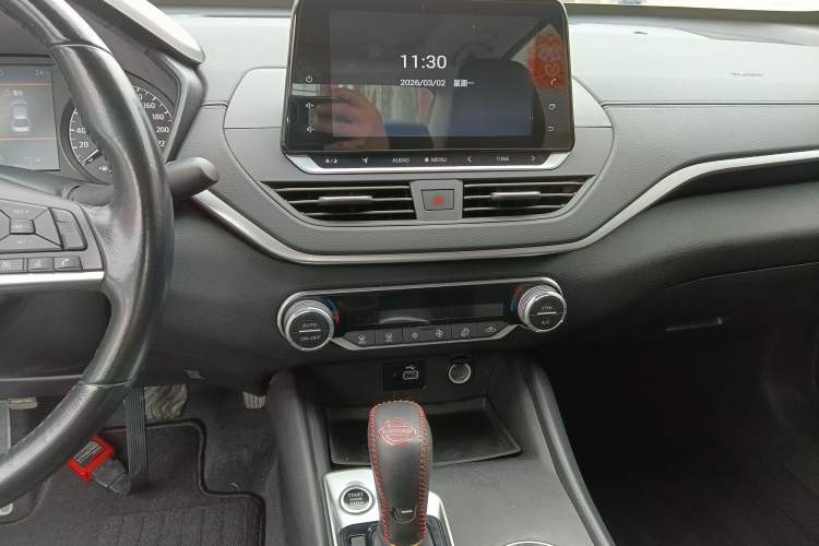Used Nissan Teana 2020 Revised Version 2.0L XL Comfort Edition Audio And AC Panel