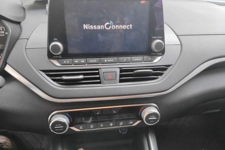 Used Nissan Teana 2020 Revised Version 2.0L XL Upper Smart Drive Edition Audio And AC Panel