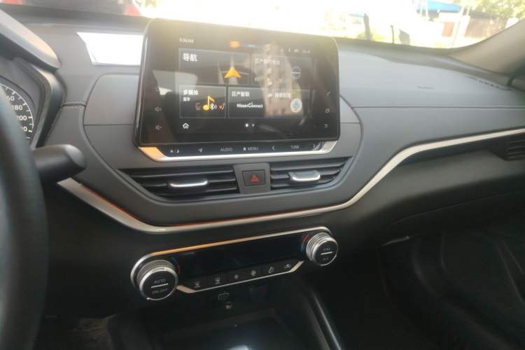 Used Nissan Teana 2020 2.0L XL Comfort Edition Audio And AC Panel