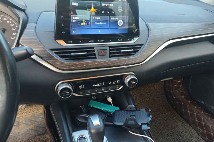 Used Nissan Teana 2020 2.0L XL Comfort Edition Audio And AC Panel