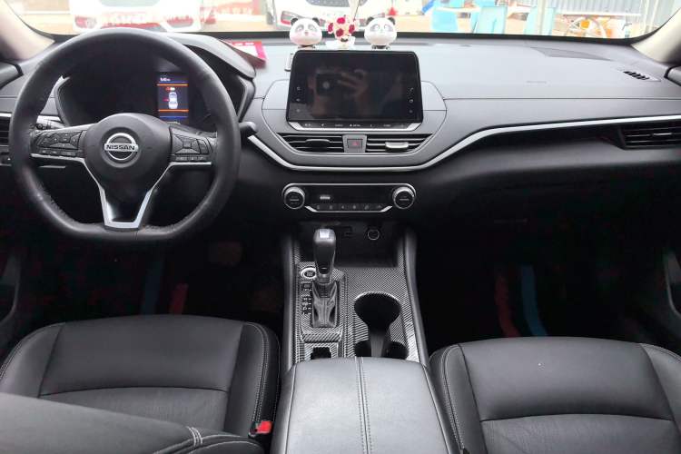 Used Nissan Teana 2020 2.0L XL Comfort Edition Center Console